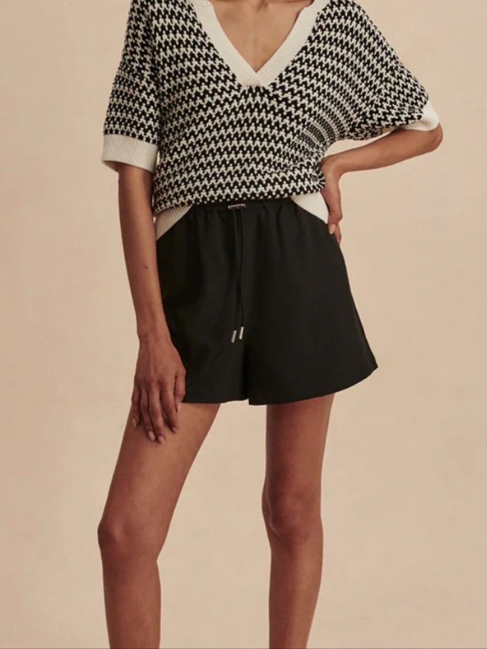 VARLEY Esmond Mid Rise Short Black